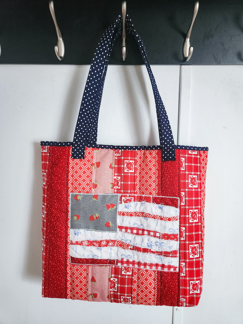 Flag Quilty Tote- Strawberry