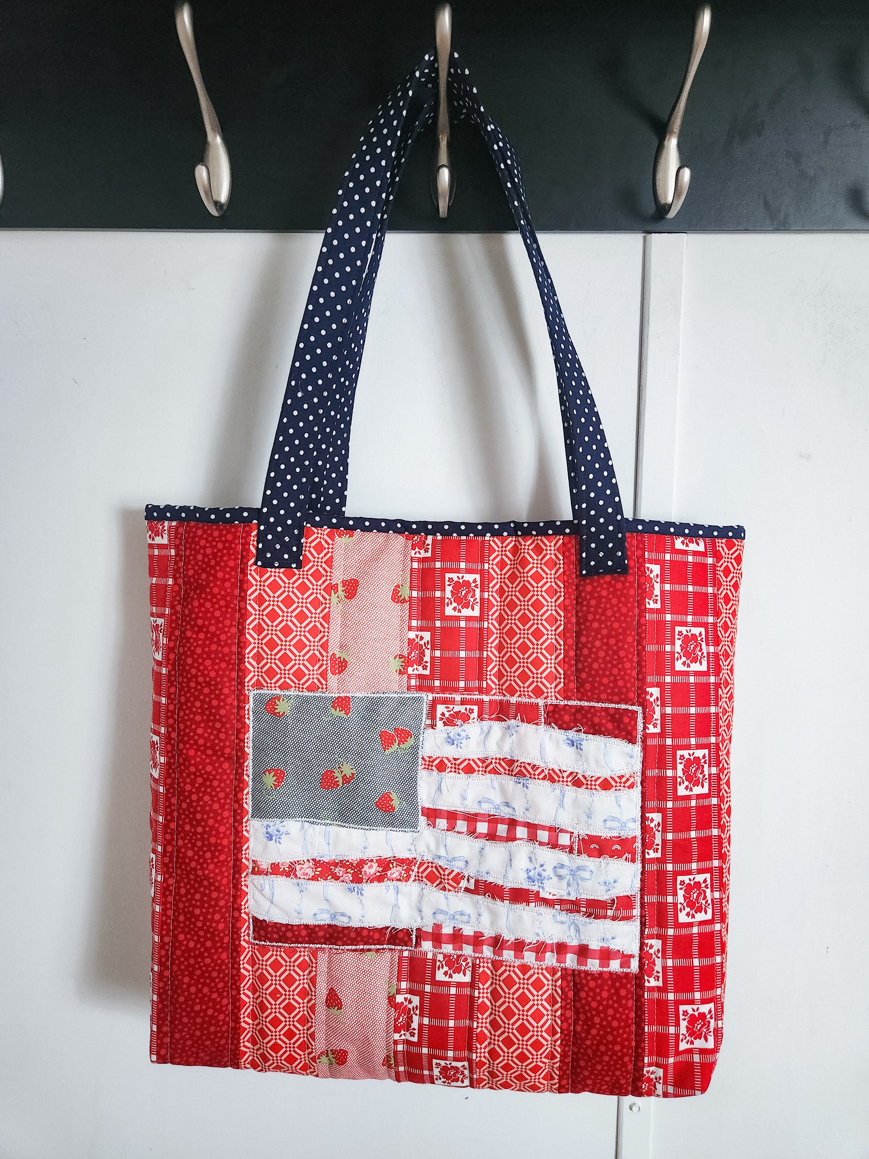 Flag Quilty Tote- Strawberry
